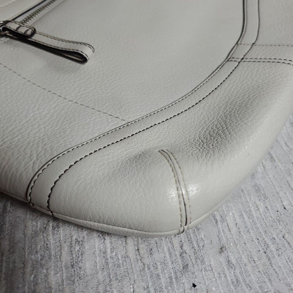 Coach Pebbled Leather Shoulder‎ Bag Cream White – Adjustable Strap Tote - Picture 13 of 14